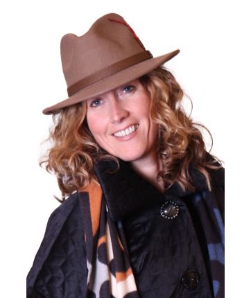 FEDORA HAT WITH FEATHER-Brown
